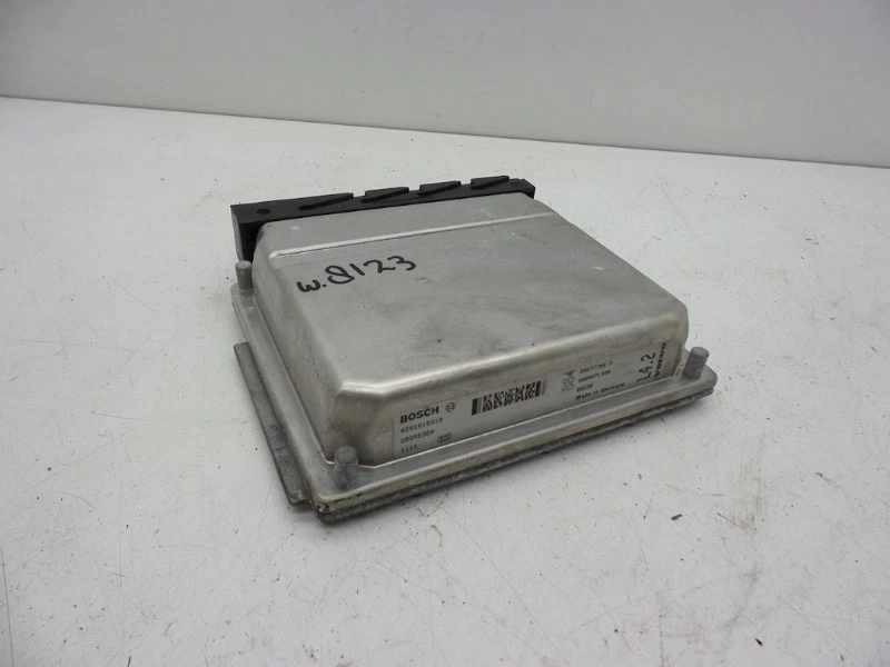 CENTRALINA INIEZIONE Volvo S60 I (RS/HV) 2002 0281010319 / 8677708 / 08677708A - Immagine 1 di 1