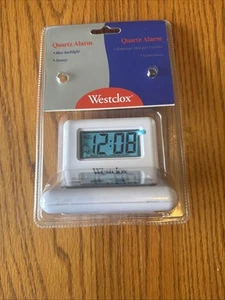 WESTCLOX 47539 .8'' Reloj Despertador LCD Blanco con Luz Bajo Demanda Nuevo Precintado - Imagen 1 de 9