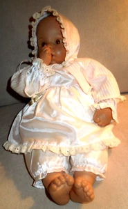 LEE MIDDLETON ORIGINAL DOLL WITH ORIGINAL CLOTHING 2000 THUMB SUCK - NO HAIR - Picture 1 of 9