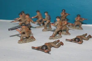 PAINTED POLISH ARMY MATCHBOX - Picture 1 of 10