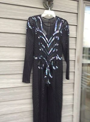 VESTIDO NEGRO ESCALA, CUENTAS/LENTEJUELAS COMPLETAS (multicolor), 100% seda, noche formal Foto 1 de 4