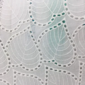 Stickereien Herz Ösen Baumwolle Spitze Stoff Weiß 100cm (99.1cm) X 130cm (130cm) - Bild 1 von 6