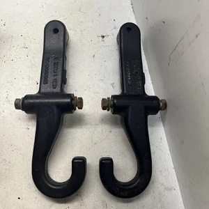 Ganchos de remolque delanteros CON herrajes LH RH OEM 99-07 ¡con pernos! Chevy Silverado GMC 2500 - Imagen 1 de 11