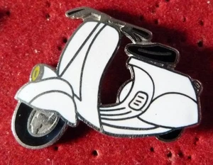 BEAU PIN'S SCOOTER BLANC EGF - Foto 1 di 1