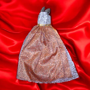 Moda Muñeca Vestido de Baile Naranja Crema Dorado Brillo Lentejuelas Barbie Princesa SIN ETIQUETAS - Imagen 1 de 6