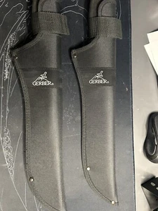 Lot Of 2 Gerber Gator Machete JR 10.75" Carbon Steel Blade Gator Grip + Sheaths - Picture 1 of 4
