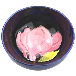 A Decorative Arts Walter Moorcroft pottery Hibiscus Magnolia Bowl C.Mid 20thC - Picture 1 of 6