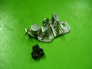 2013 Hyundai Genesis Coupe 2.0T Rear Trunk Release LATCH STRIKER PLATE w/bolts - Bild 1 von 4