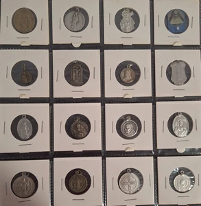 16x Konvolut Religöse Anhänger Jesus Christentum Top Zustand Kirche Papst - Picture 1 of 9