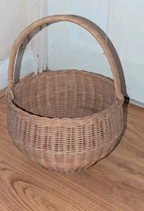 Vintage Wicker Woven Gathering Old Basket with Handle - Cottagecore Medium Size - Picture 1 of 24