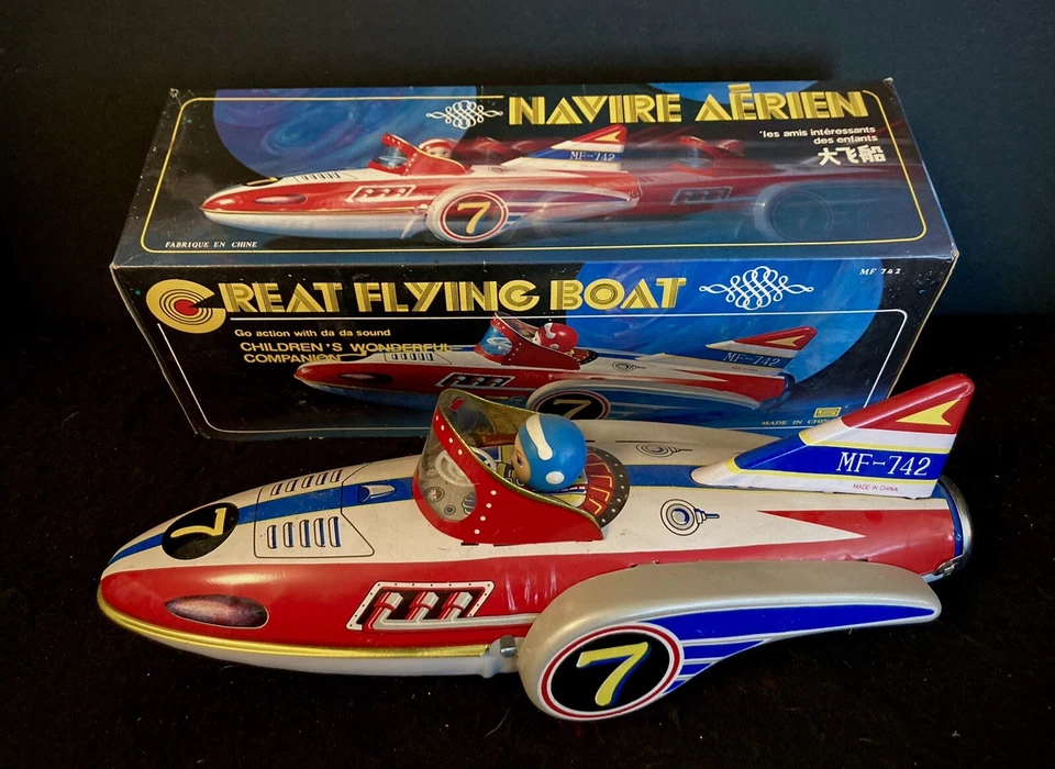 China MF-742 Gran bote volador nave espacial 13" juguete de hojalata de fricción sin usar, en caja 80 ¡Raro! Foto 1 de 4