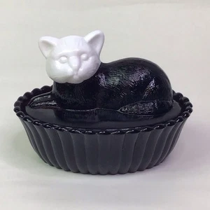 RARE Westmoreland CAT ON NEST Glass Figurine Covered Dish Dk Purple/ White Head - Picture 1 of 10