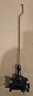 ПРИВОД ЗАМКА ПРАВОЙ ЗАДНЕЙ ДВЕРИ MERCEDES BENZ W126 560SEL 420SEL 300SD - Изображение 1 из 4