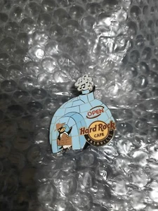 Hard Rock Cafe Pin 2014 Nashville Igloo Saloon Penguin Limited /300 - Picture 1 of 2