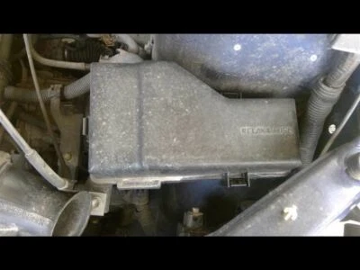 Caja de fusibles motor a través de 6/03 compatible con 01-03 RAV4 291473 Foto 1 de 4