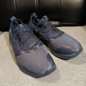 Herren Größe 11 Marineblau Under Armor Slipper Turnschuhe Bungie Krawatte Neu ohne Etikett! - Bild 1 von 6