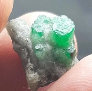 13.15crts Beautiful Green Emerald double terminated specimen from swat Pakistan - Picture 1 of 11