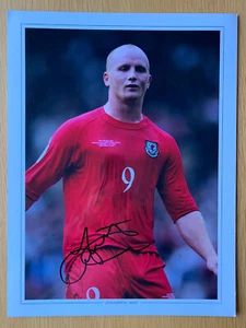 John Hartson signiertes Wales Foto 16x12 Echtheitszertifikat (b) - Bild 1 von 1