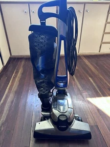 kirby vacuum cleaner - Picture 1 of 6