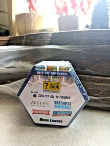 DevSeries Mystery Figur 2,75" zufällige Actionfigur mit einzigartigem Zubehör - Bild 1 von 4