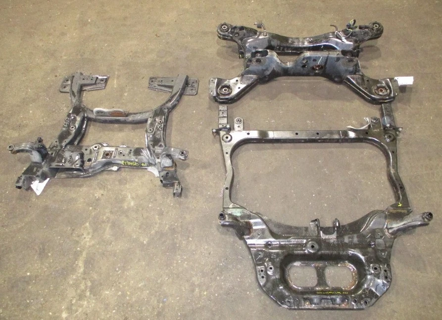 Ford Thunderbird 2002 suspensión delantera travesaño 94 k millas OEM LKQ Foto 1 de 4