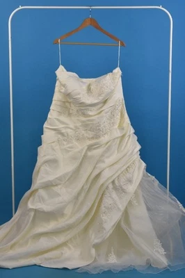 Jaiyifang Wedding Dress Ivory Satin Strapless A-Line Lace Ruched UK Size 18 - Image 1 of 4