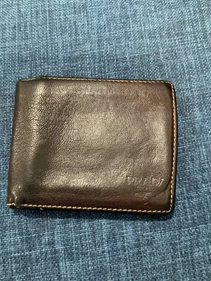 Подлинный Prada коричневый кожаный складной мужской бумажник Италии - Изображение 1 из 4