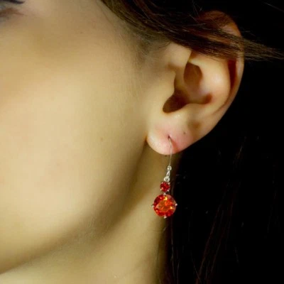 Pendientes de novia de boda con círculo simple rojo de diamantes de imitación  Foto 1 de 4