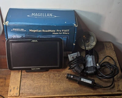 Magellan RoadMate Pro 9165T Bundle Charging Auto Mount. 7" Touchscreen w/ box - Image 1 of 3