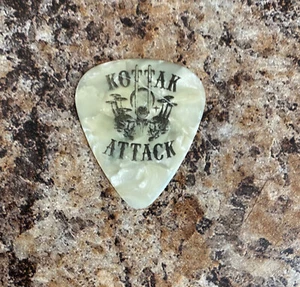 JAMES KOTTAK - SCORPIONS KINGDOM COME Rock & Roll Forever Gitarren-Plektrum Attack - Bild 1 von 2