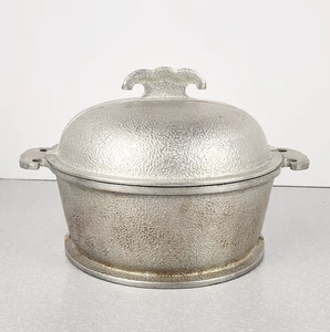 Guardian Service Ware Cast Hammered Aluminum 2 qt Dutch Oven Pot with Lid - Picture 1 of 14
