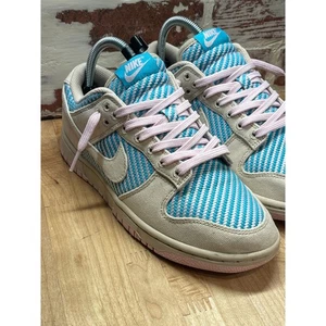 Tenis para mujer Nike Dunk Low Heat Wave rosa pastel azul rayas tejidas talla 7,5 - Imagen 1 de 11