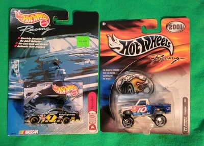 Lote de 2 Hot Wheels Racing Deluxe Chevrolet Car, Tail Gunner Truck Diecast  Foto 1 de 4