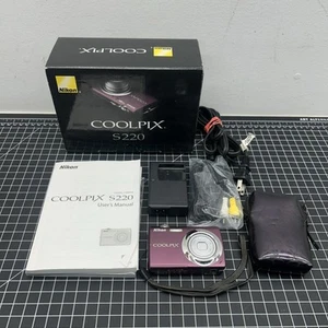 Nikon COOLPIX S220 10,0-MP-Digitalkamera ~ pflaume ~ ISTZUSTAND ~ Teile oder Reparatur - Bild 1 von 10