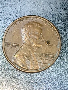 1972 D One Cent Debris On Front - Picture 1 of 3