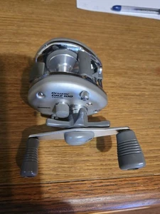 SHIMANO Cruzar CRZ 100 Baitcasting Reel - Picture 1 of 8