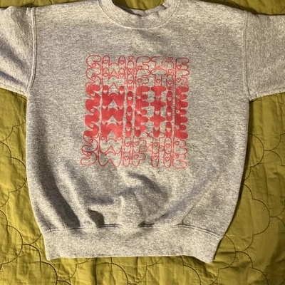 Sudadera Swiftie Cuello Redondo Gris Talla Pequeña Niños/Jóvenes Rosa Letras Algodón Foto 1 de 4