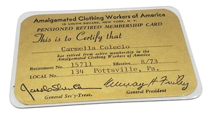 Amalgamated Clothing Workers Of America Pensioned Retired Membership Card Vintag - Picture 1 of 3