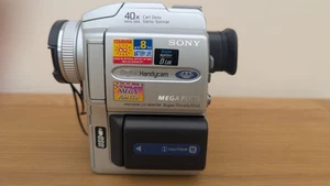 Sony Digital Handycam DCR-PC110E Camcorder MiniDV Night Vision Camera + Charger - Picture 1 of 18