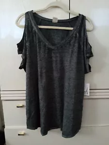 Terra & Sky PLUS Women's Burnout Cold Shoulder Shirttail Hem Top SZ 2X (20W-22W) - Picture 1 of 6