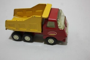 Vintage Pressed Steel Red Tonka Dump Truck 5 inch - Picture 1 of 7