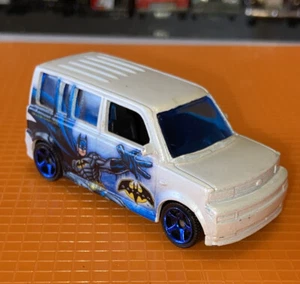 Vintage 2004 Matchbox Gray Scion xB Rare Batman Original Old Car Blue Wheels +++ - Picture 1 of 7