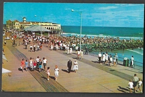 Tarjeta postal vintage cromada Boardwalk and Beach Ocean City, NJ SIN USAR alrededor de 1960 - Imagen 1 de 2
