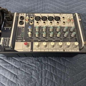 YAMAHA STAGEPAS 300 - MEZCLADOR PORTÁTIL SISTEMA PA - FUNCIONA BIEN - PERO NO REPARADO - Imagen 1 de 7