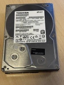 Toshiba DT01ACA200 2TB SATA 3.5'' Hard Disk Drive - Afbeelding 1 van 3