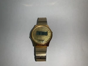 Vintage Rare 1977 Digital Timex Assembled By Howard Hughes U.S.A. Gold - NICE - Picture 1 of 10