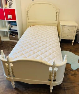 Pottery Barn Kids Twin Size Solid Wood Antique White Bed Local Pickup - Picture 1 of 9