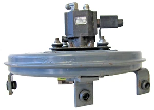 Tennant Sweeper Vacuum Fan Assembly Housing and Hydraulic Motor 1071240 9002683 - Picture 1 of 9