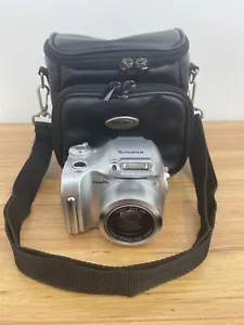 Fuji Finepix 2800 Zoom Digital Camera with Bag Tested & Works - Picture 1 of 9