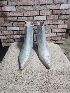 Isnom Womens Rhinestone Boots Size 9.5 Classy With A Hint Of Glitter 5731 - Picture 1 of 11